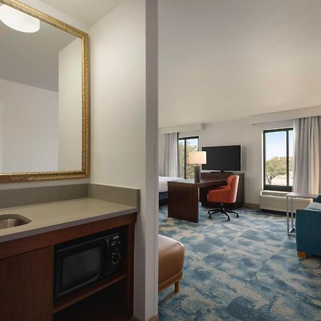 Hampton Inn & Suites Сан Маркос Экстерьер фото
