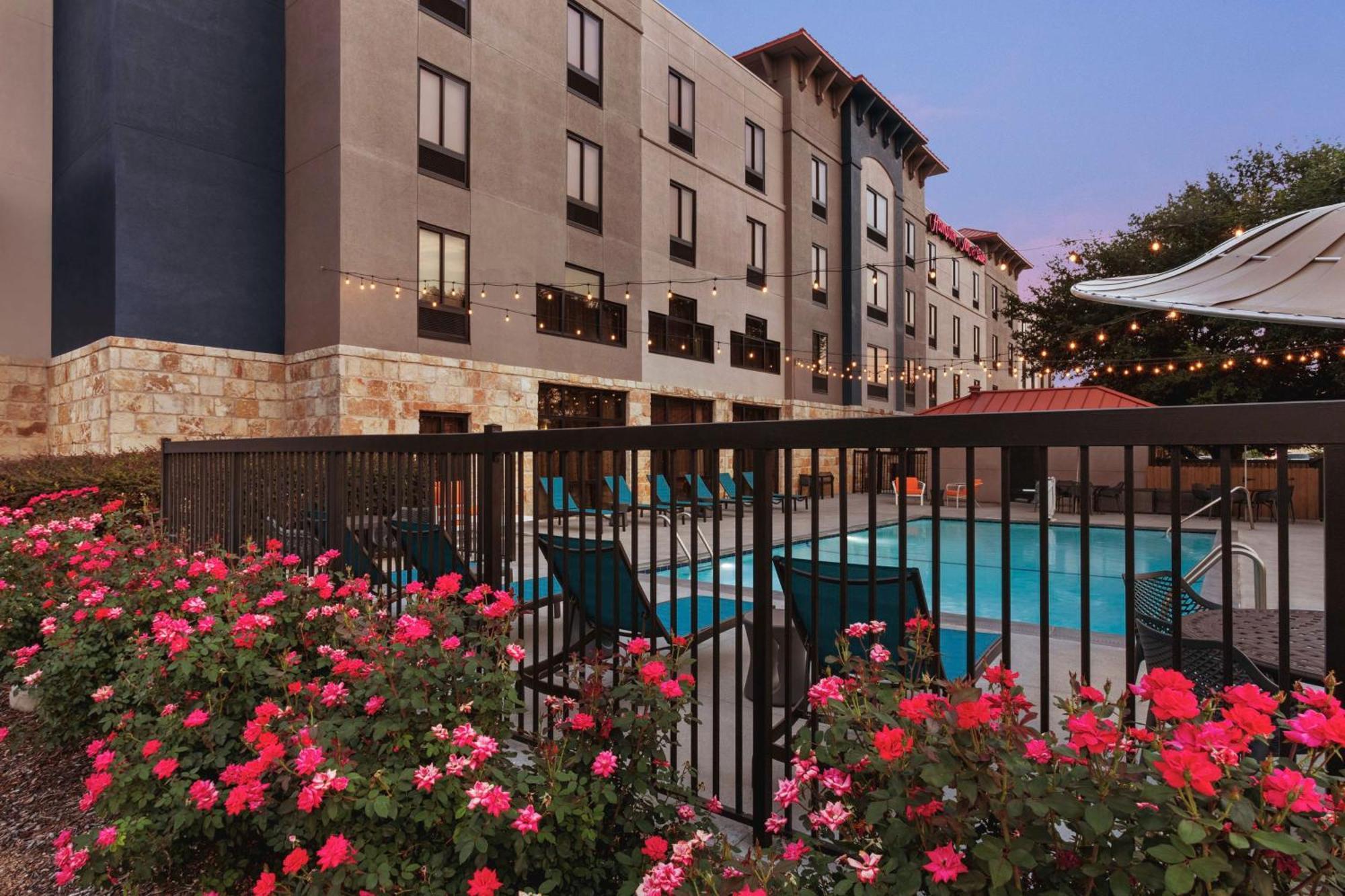 Hampton Inn & Suites Сан Маркос Экстерьер фото