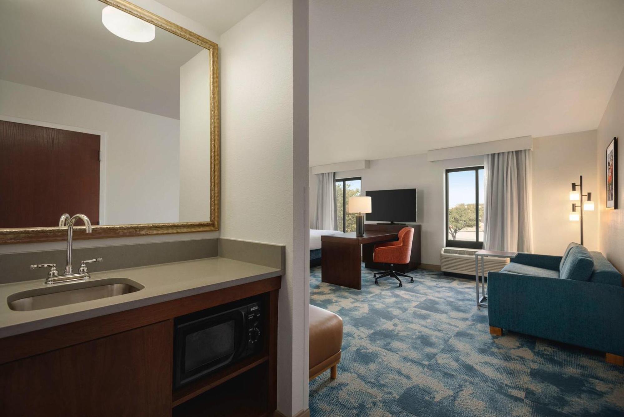 Hampton Inn & Suites Сан Маркос Экстерьер фото