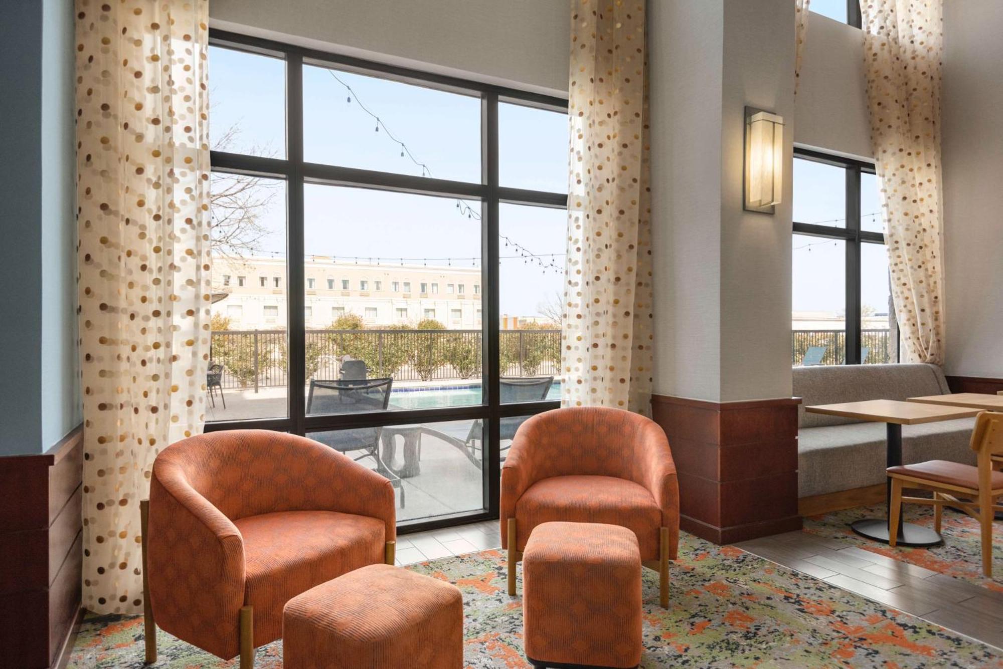 Hampton Inn & Suites Сан Маркос Экстерьер фото